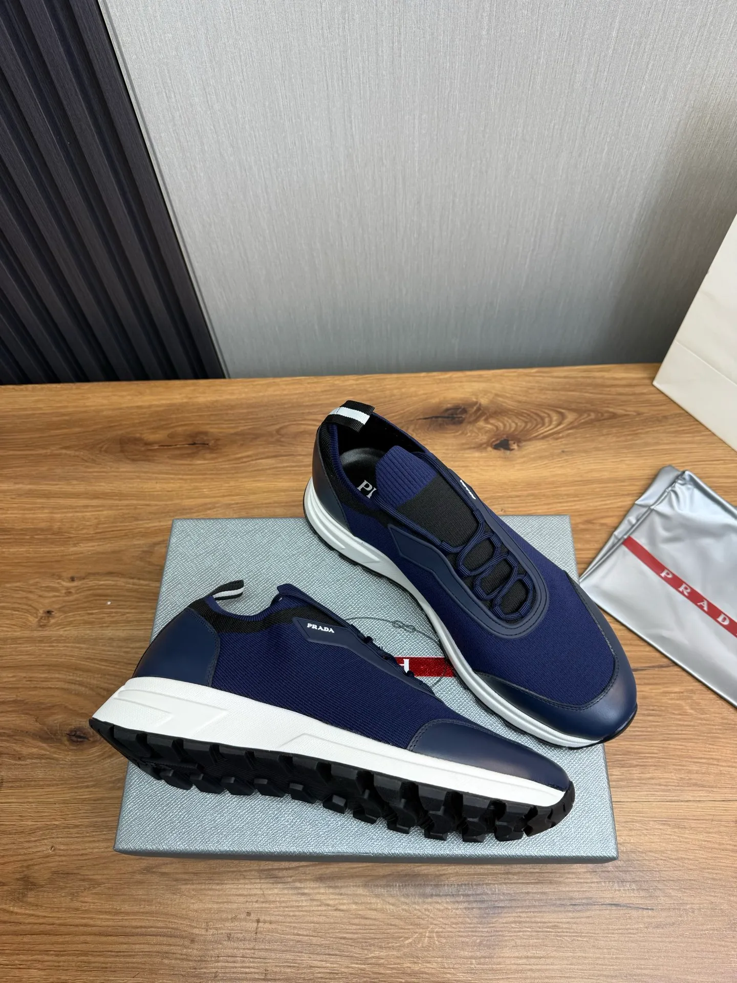 Men's shoes 💰500💰 [PRADA] Men's shoes are popular in the counter, official website is synchronized, 1 high-quality shipment ✔️Original fly-woven cowhide + cowhide lining, original original bottom, 38-45 (45 customized, non-refundable)